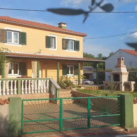 Vila Paula Malinska Exterior photo